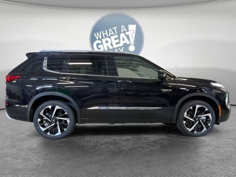 New 2025 Mitsubishi Outlander SEL image 2