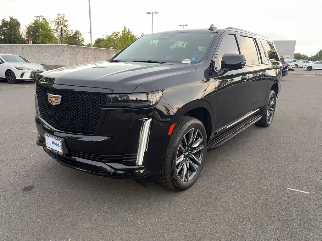 Used 2021 Cadillac Escalade ESV Sport AWD/4WD image 3