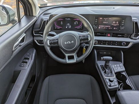 Used 2024 Kia Sportage LX image 16