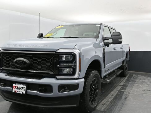 Used 2026 Ford F250 Lariat w/ Black Appearance Package image 9