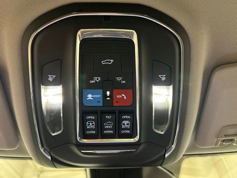 Used 2023 Jeep Grand Cherokee L Limited w/ Black Appearance Package AWD/4WD image 27