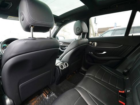 Used 2021 Mercedes-Benz GLC 300 4MATIC image 26