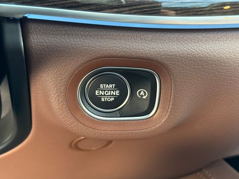 Used 2026 Mercedes-Benz GLS 450 4MATIC image 23