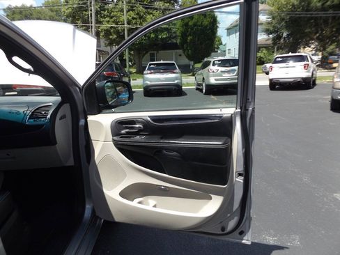 Used 2017 Dodge Grand Caravan SXT FWD image 24