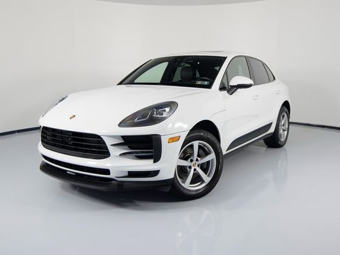Certified 2020 Porsche Macan image 6