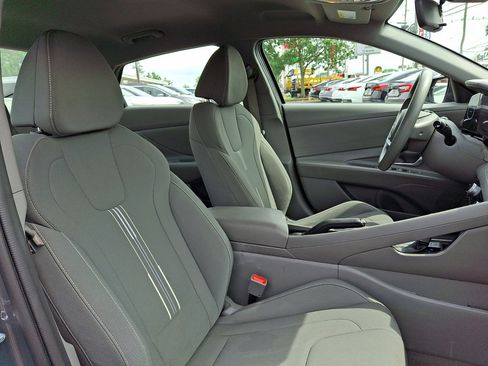 Used 2024 Hyundai Elantra SEL FWD image 13