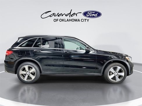 Used 2017 Mercedes-Benz GLC 300 4MATIC image 9