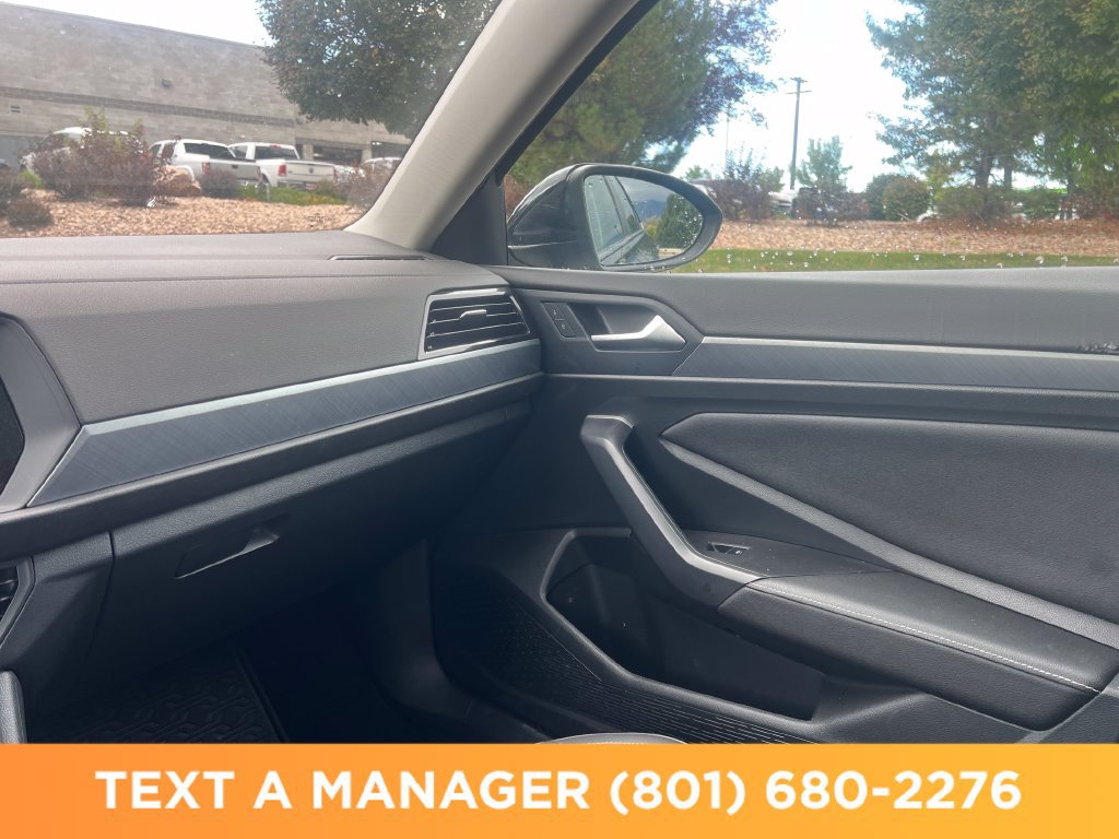 Used 2024 Volkswagen Jetta SE FWD image 23