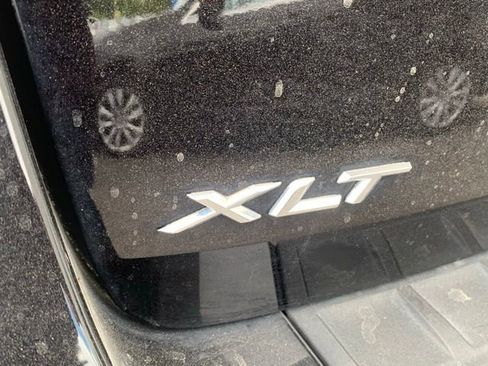 Used 2024 Ford Explorer XLT w/ Equipment Group 202A AWD/4WD image 4