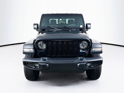 Used 2023 Jeep Gladiator Sport AWD/4WD image 2