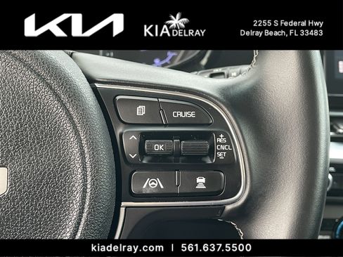 Certified 2022 Kia Niro EX image 25