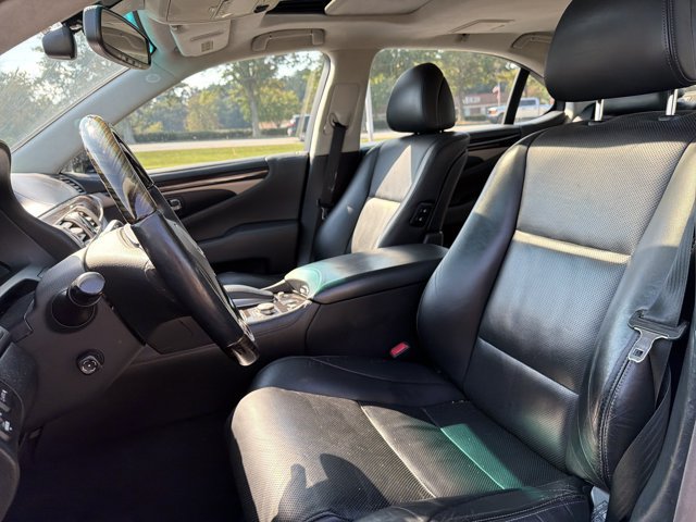 Used 2013 Lexus LS 460 L w/ All-Weather Pkg RWD image 24