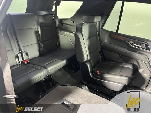 Used 2025 GMC Yukon Denali AWD/4WD image 14