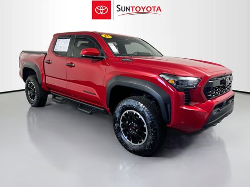 Used 2025 Toyota Tacoma TRD Off-Road AWD/4WD image 1