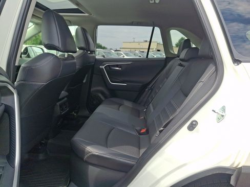 Used 2020 Toyota RAV4 Limited AWD/4WD image 11