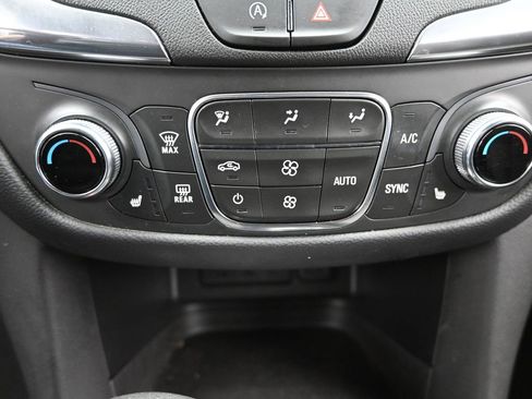 Used 2022 Chevrolet Equinox LT image 15