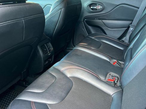 Used 2022 Jeep Cherokee Trailhawk w/ Technology Group B image 12