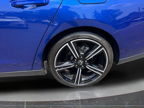 Used 2025 Honda Accord Sport image 13