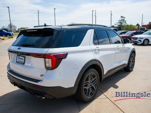 Used 2025 Ford Explorer ST image 5