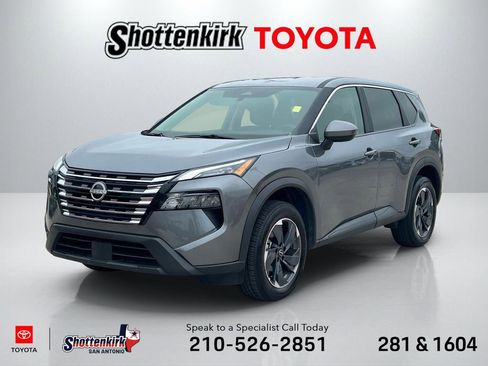 Used 2025 Nissan Rogue SV FWD image 1