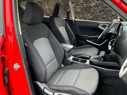 Used 2020 Kia Soul LX image 7