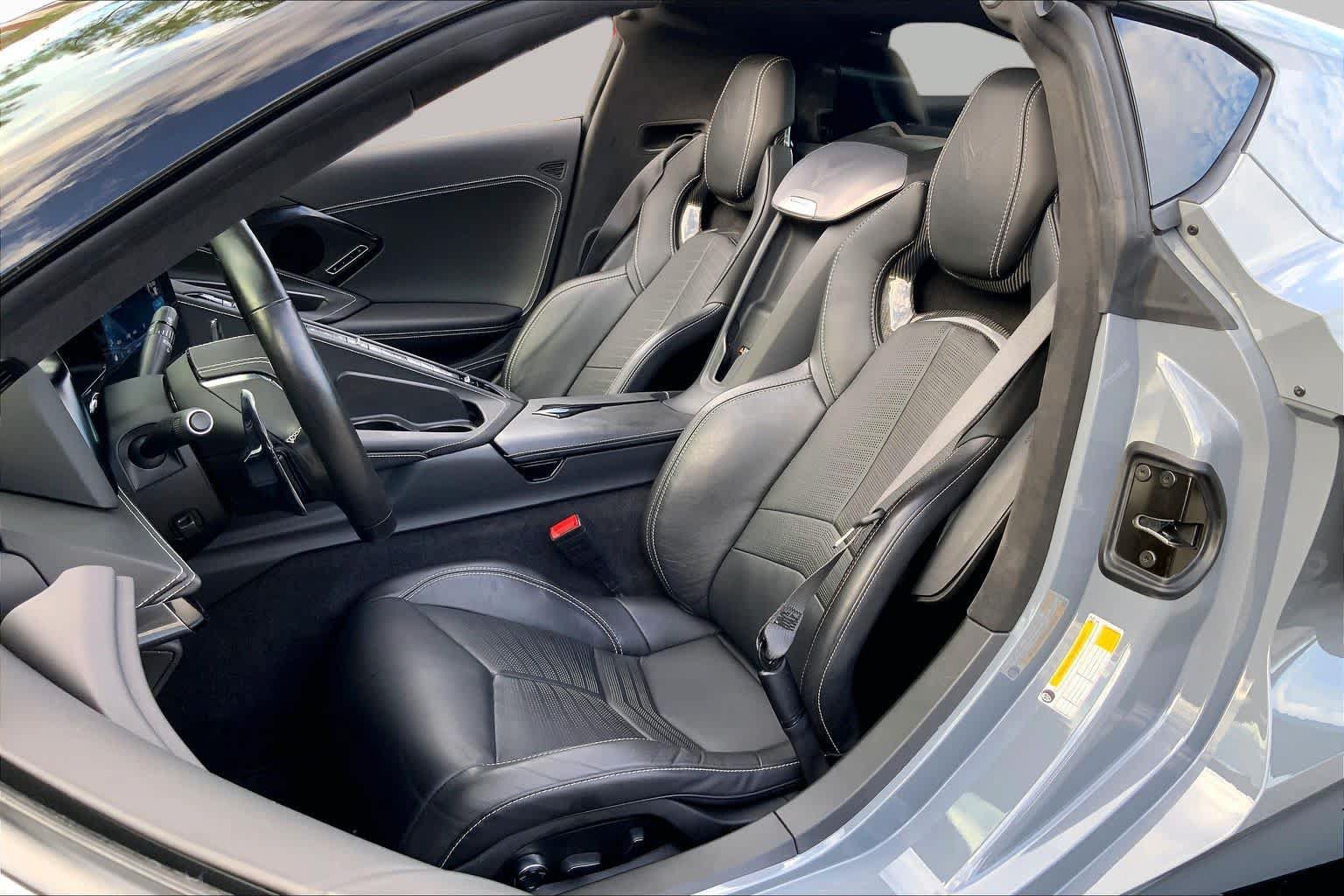 Used 2024 Chevrolet Corvette Stingray Premium Cpe w/ Z51 Performance Package RWD image 8