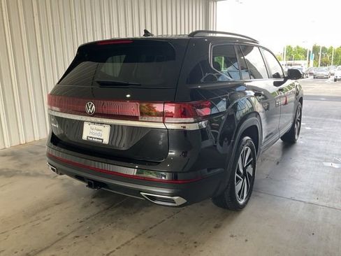 Used 2026 Volkswagen Atlas SE FWD image 25