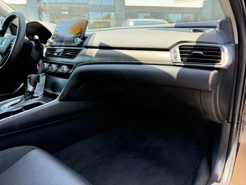 Used 2018 Honda Accord LX image 16