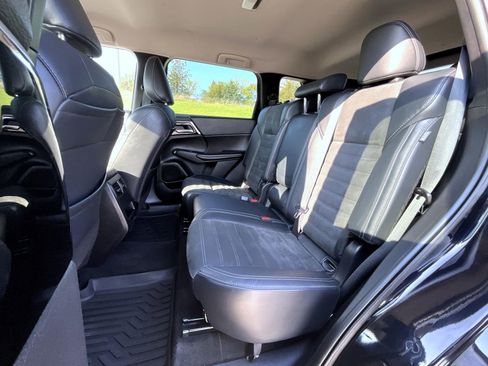 Used 2022 Mitsubishi Outlander SE image 19