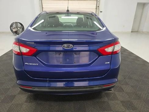 Used 2016 Ford Fusion SE FWD image 4