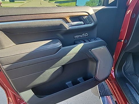 Used 2025 Chevrolet Silverado 1500 High Country w/ Technology Package RWD image 24