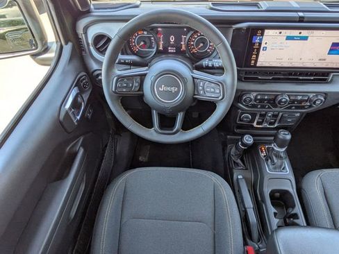 Used 2024 Jeep Wrangler Unlimited Sport AWD/4WD image 17