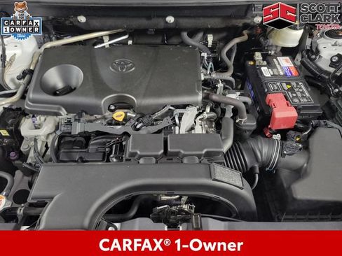 Used 2019 Toyota RAV4 XLE w/ Convenience Package FWD image 12