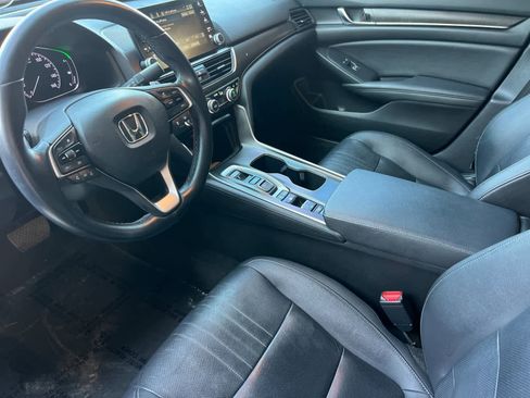 Used 2019 Honda Accord Touring image 12
