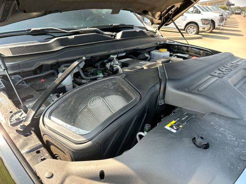 Used 2024 RAM 2500 Limited image 27