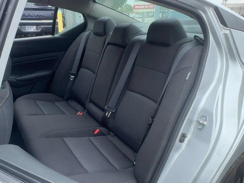 Used 2023 Nissan Altima 2.5 S FWD image 12