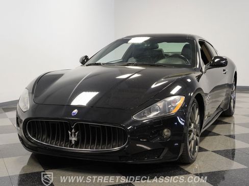 Used 2010 Maserati GranTurismo S RWD image 19