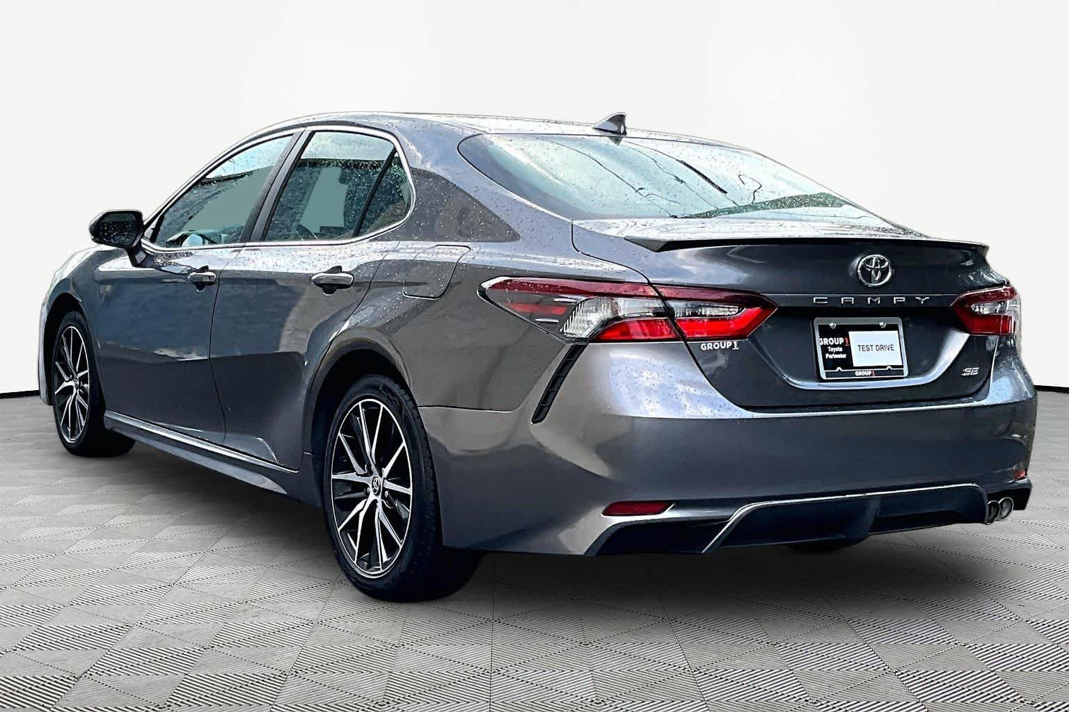 Used 2024 Toyota Camry SE FWD image 12