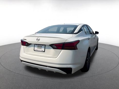Used 2025 Nissan Altima 2.5 SV FWD image 14