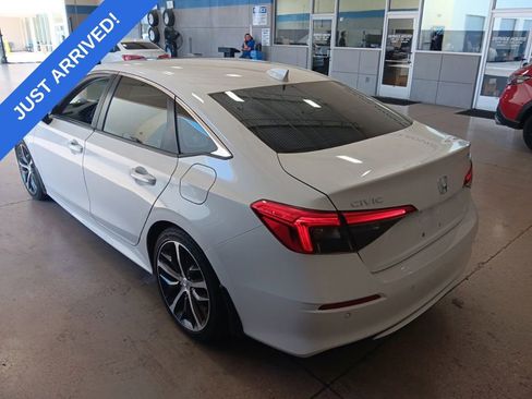 Used 2023 Honda Civic Touring image 4