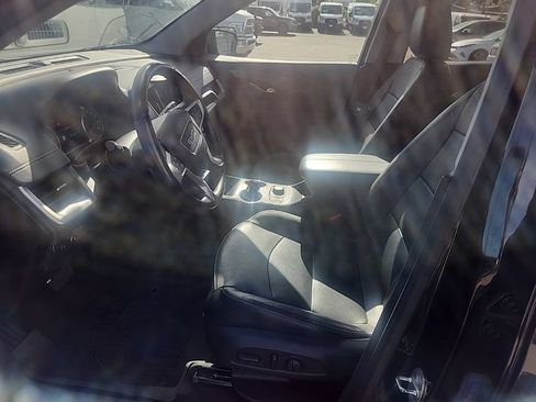 Used 2020 GMC Terrain SLT w/ Preferred Package AWD/4WD image 18