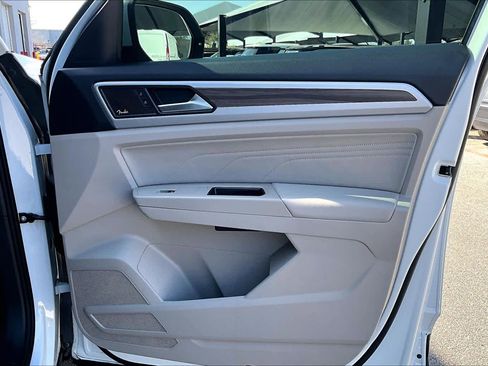 Used 2021 Volkswagen Atlas SEL Premium image 23