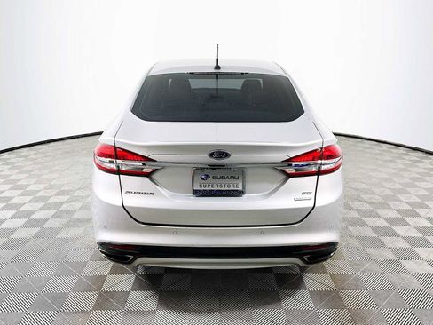 Used 2017 Ford Fusion SE w/ Fusion SE Technology Package image 6