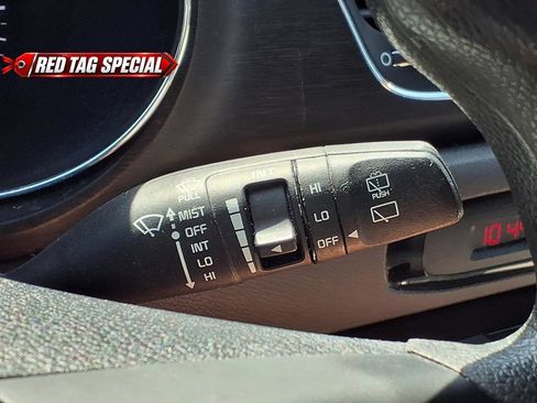 Used 2018 Kia Sedona LX FWD image 21