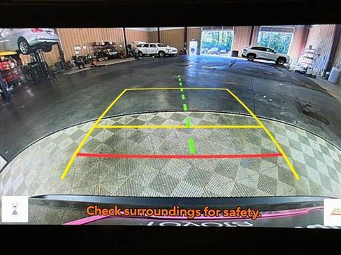 Used 2025 Toyota RAV4 XLE FWD image 29