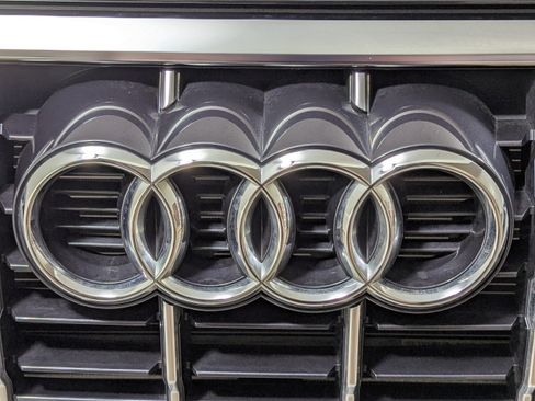 Certified 2023 Audi Q3 2.0T Premium w/ Convenience Package AWD/4WD image 27