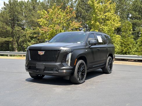 Used 2026 Cadillac Escalade Platinum Sport w/ LPO, Floor Liner Package AWD/4WD image 12