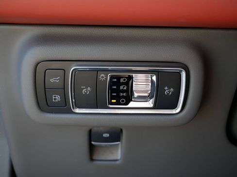 Certified 2025 Lincoln Nautilus Black Label AWD/4WD image 18