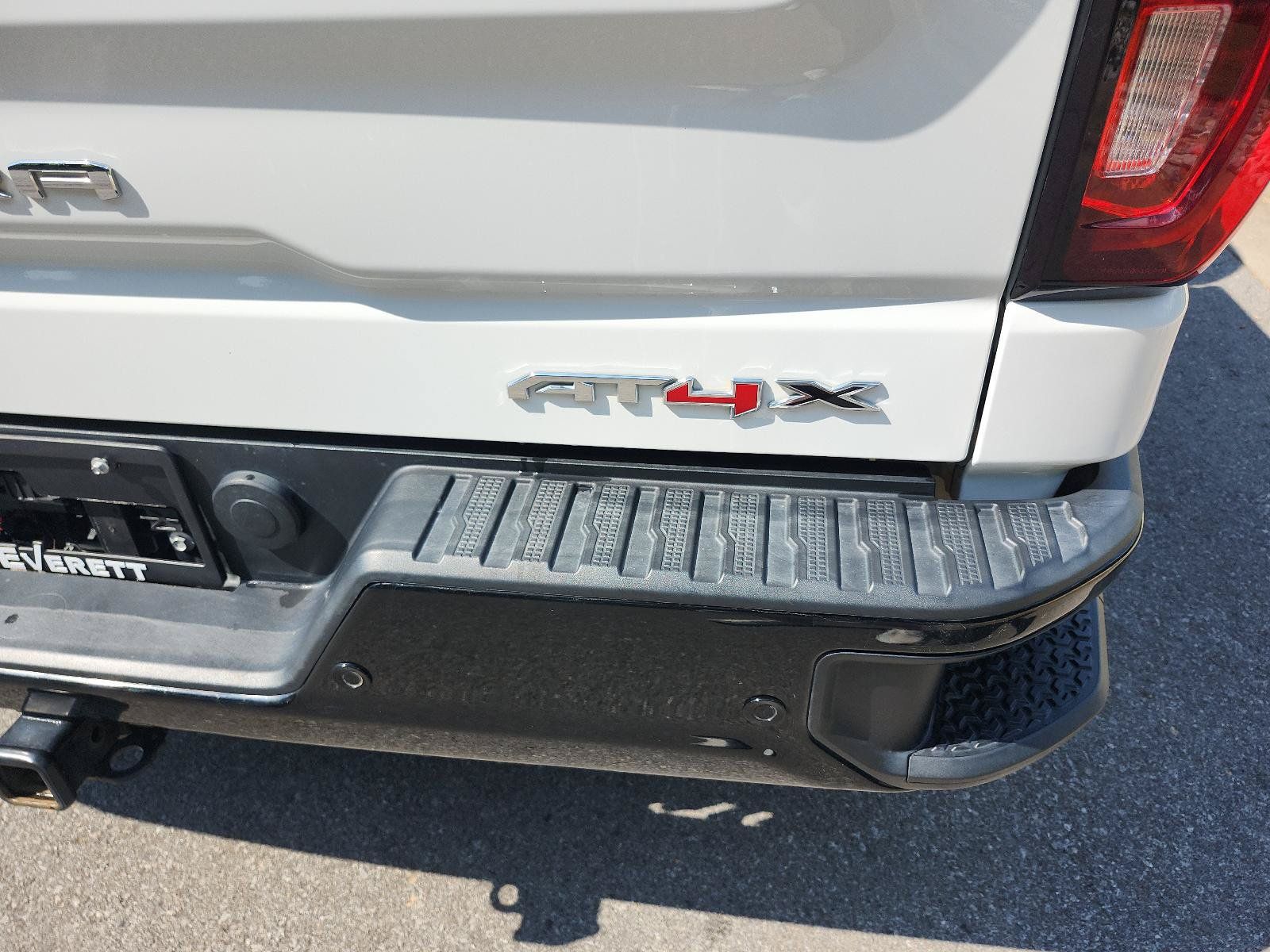 Used 2024 GMC Sierra 1500 AT4X AWD/4WD image 5
