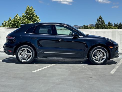 Used 2025 Porsche Macan w/ Premium Package Plus AWD/4WD image 9